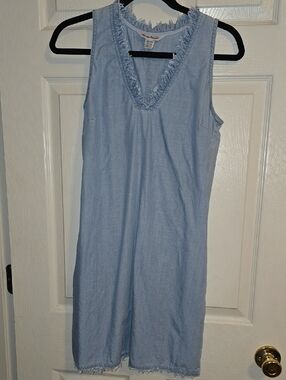 Tommy Bahama Chambray V-Neck Sleeveless Midi Dress in Light Blue